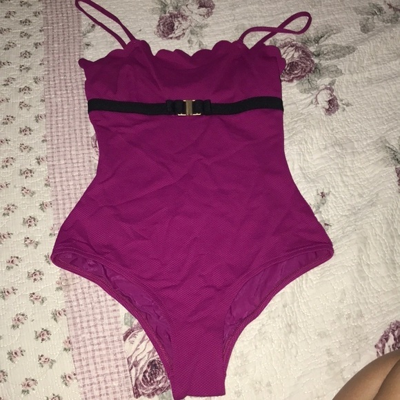Chloe Scalloped One Piece Swimsuit Small NWT - Picture 5 of 8
